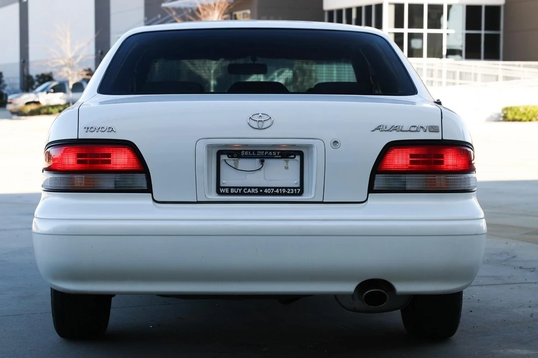 1996 Toyota Avalon 1st Gen - Image 9 of 21