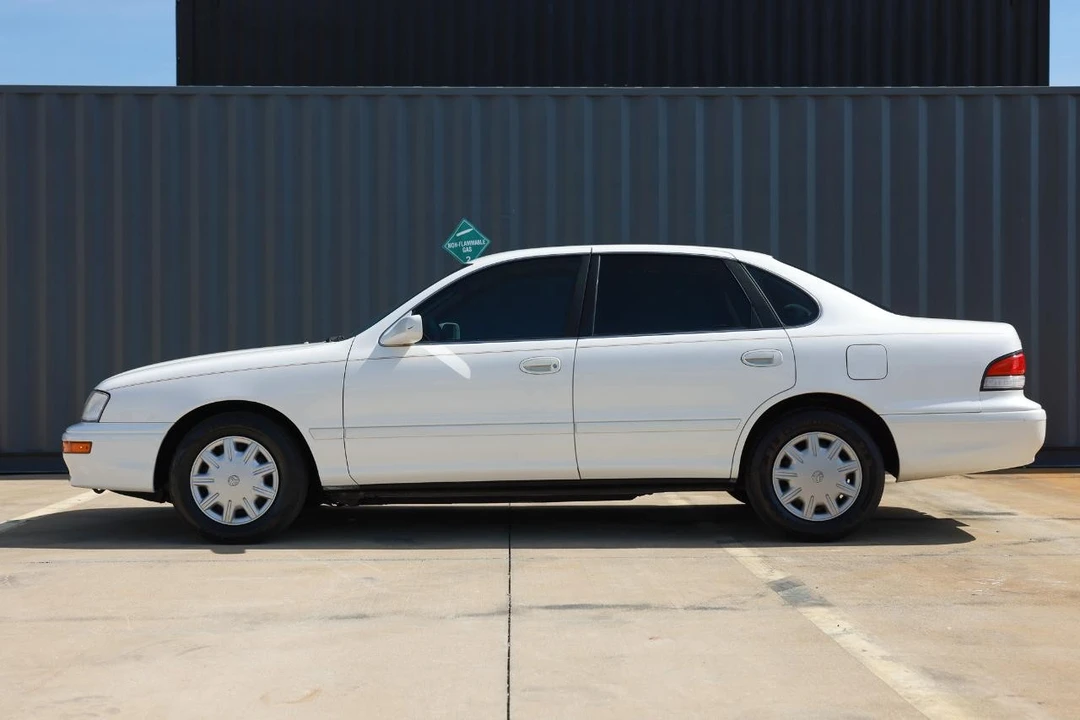 1996 Toyota Avalon 1st Gen - Image 3 of 21
