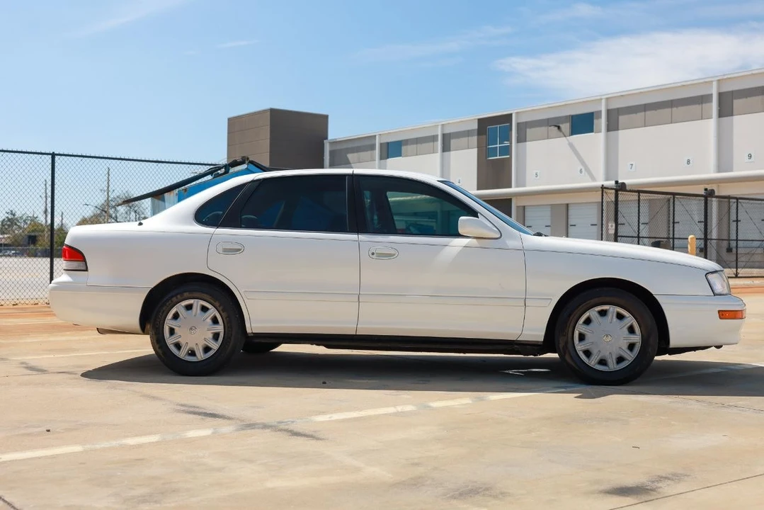 1996 Toyota Avalon 1st Gen - Image 13 of 21