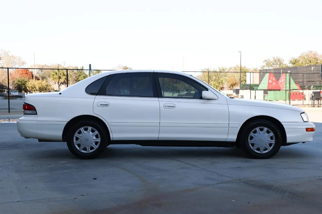 1996 Toyota Avalon 1st Gen - Image 13 of 21