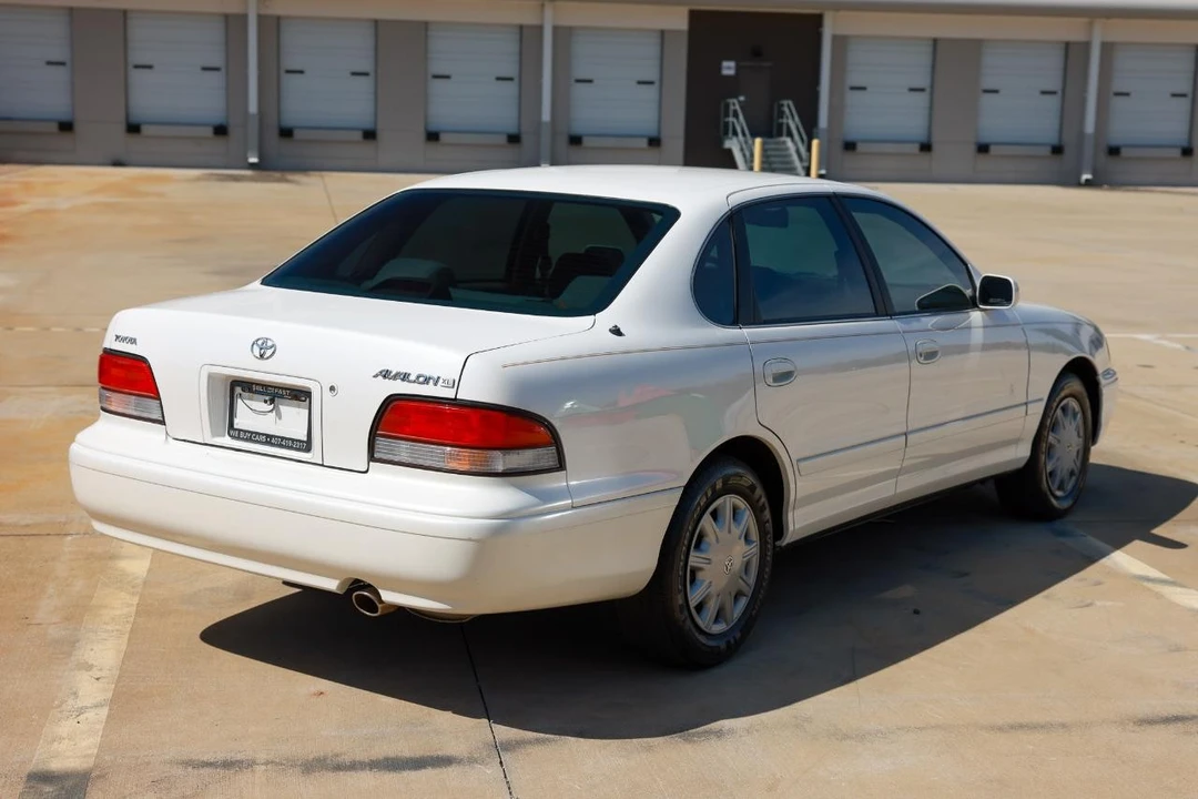 1996 Toyota Avalon 1st Gen - Image 11 of 21