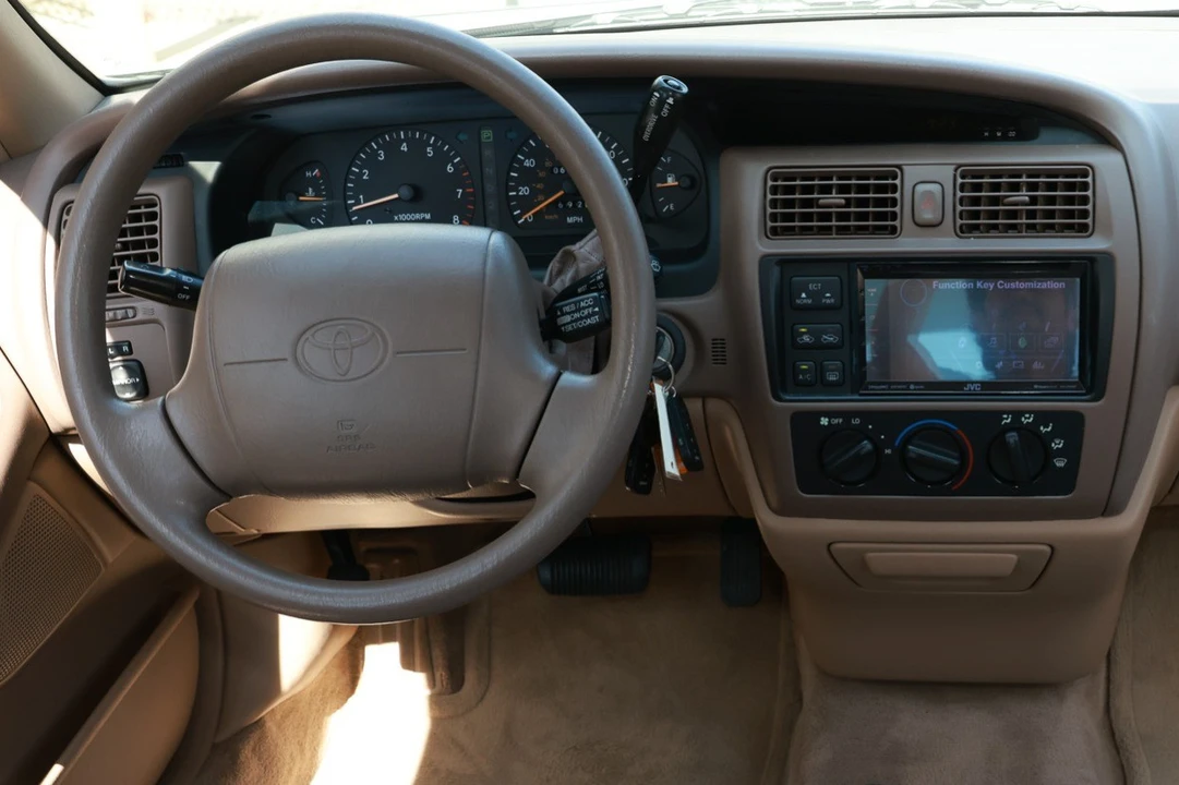 1996 Toyota Avalon 1st Gen - Image 5 of 7