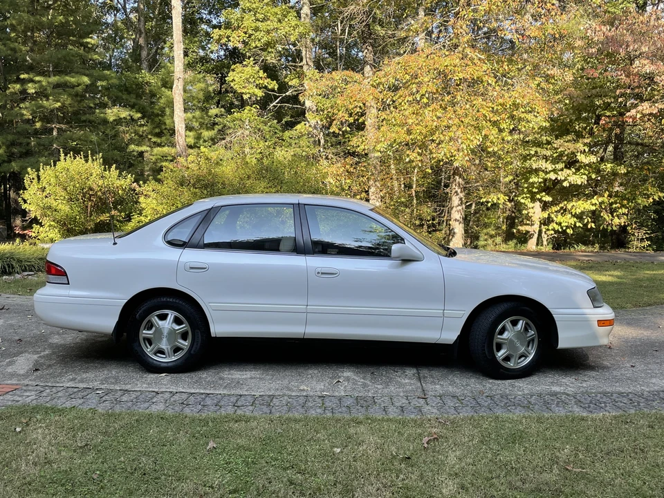 1996 Toyota Avalon 1st Gen - Image 17 of 31