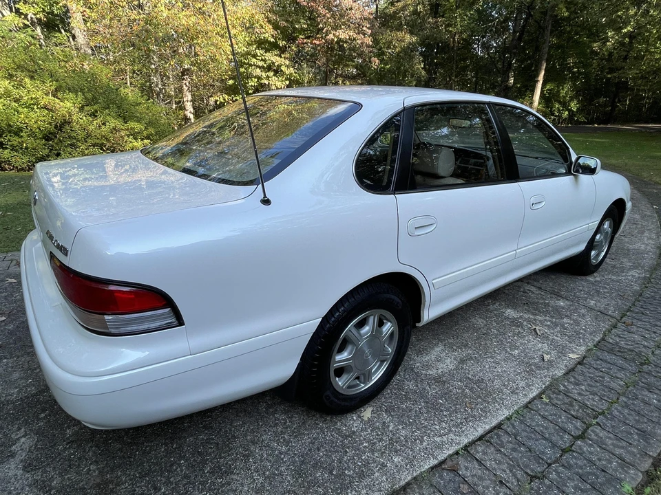 1996 Toyota Avalon 1st Gen - Image 14 of 31
