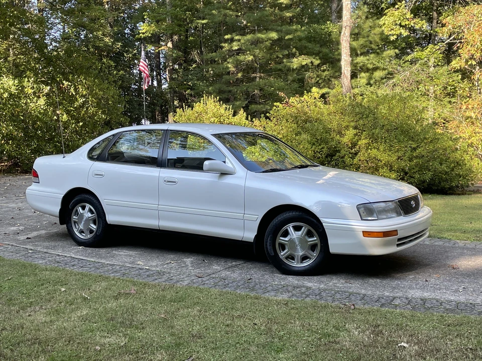 1996 Toyota Avalon 1st Gen - Image 18 of 31