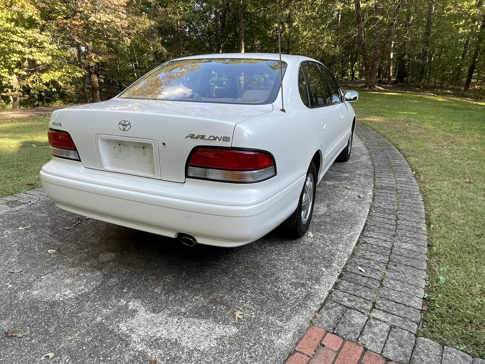 1996 Toyota Avalon 1st Gen - Image 13 of 31