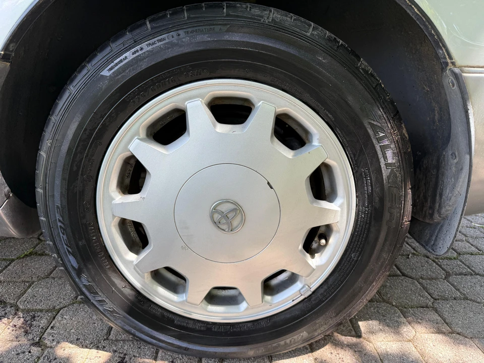 1996 Toyota Celsior 2nd Gen - Image 22 of 31