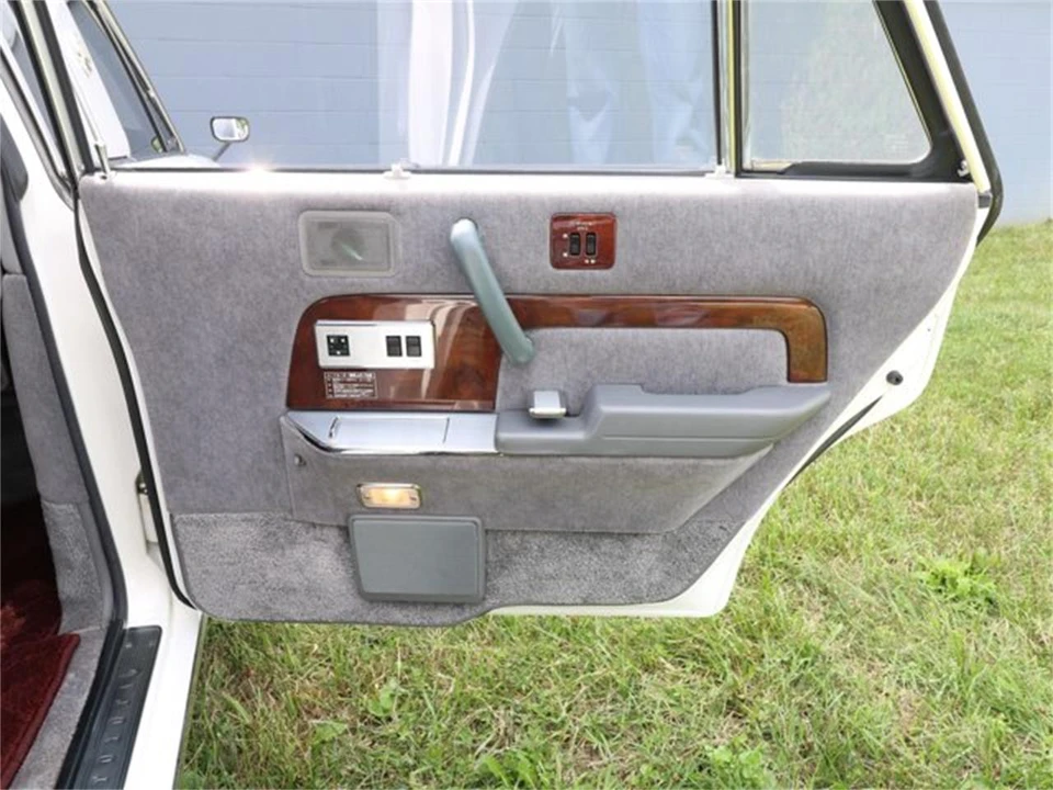 1996 Toyota Century 1st Gen - Image 19 of 31