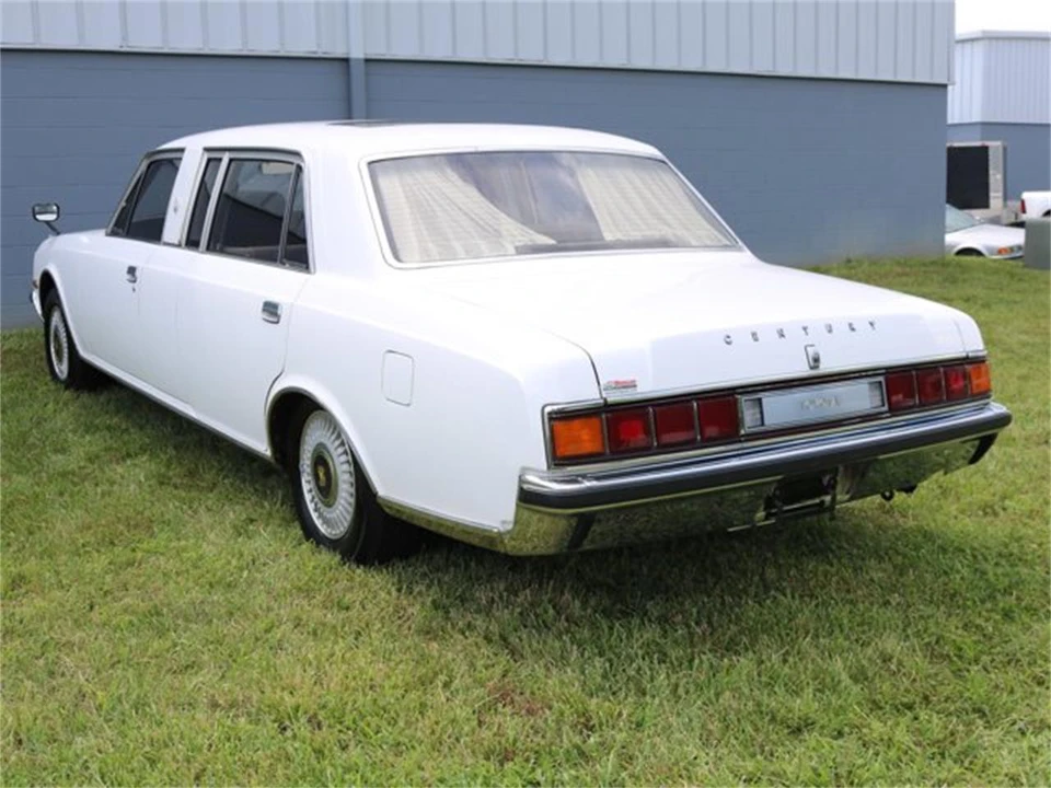 1996 Toyota Century 1st Gen - Image 4 of 31