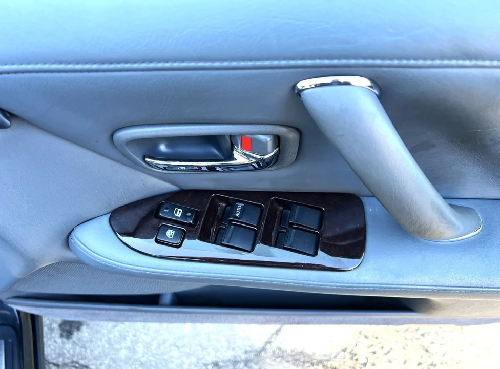 1996 Toyota Crown 10th Gen - Image 5 of 31