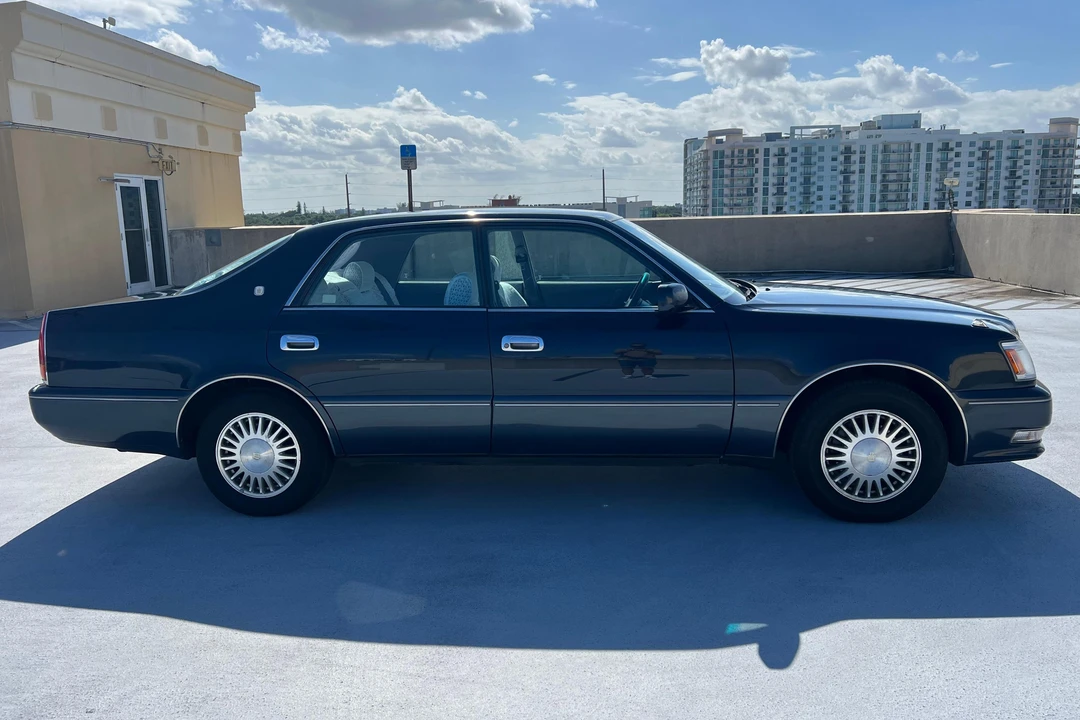 1996 Toyota Crown 10th Gen - Image 3 of 31