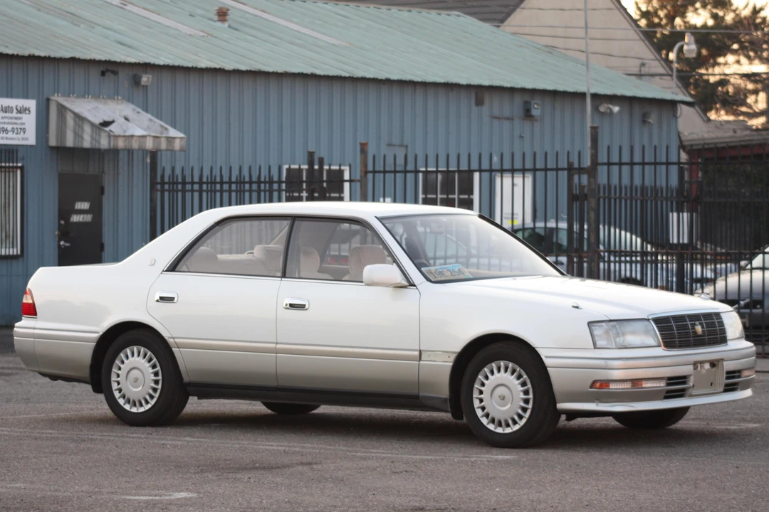 1996 Toyota Crown 10th Gen - Image 3 of 13