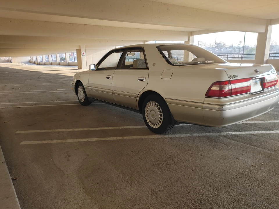 1996 Toyota Crown 10th Gen - Image 12 of 13
