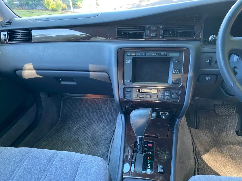 1996 Toyota Crown 10th Gen - Image 8 of 12