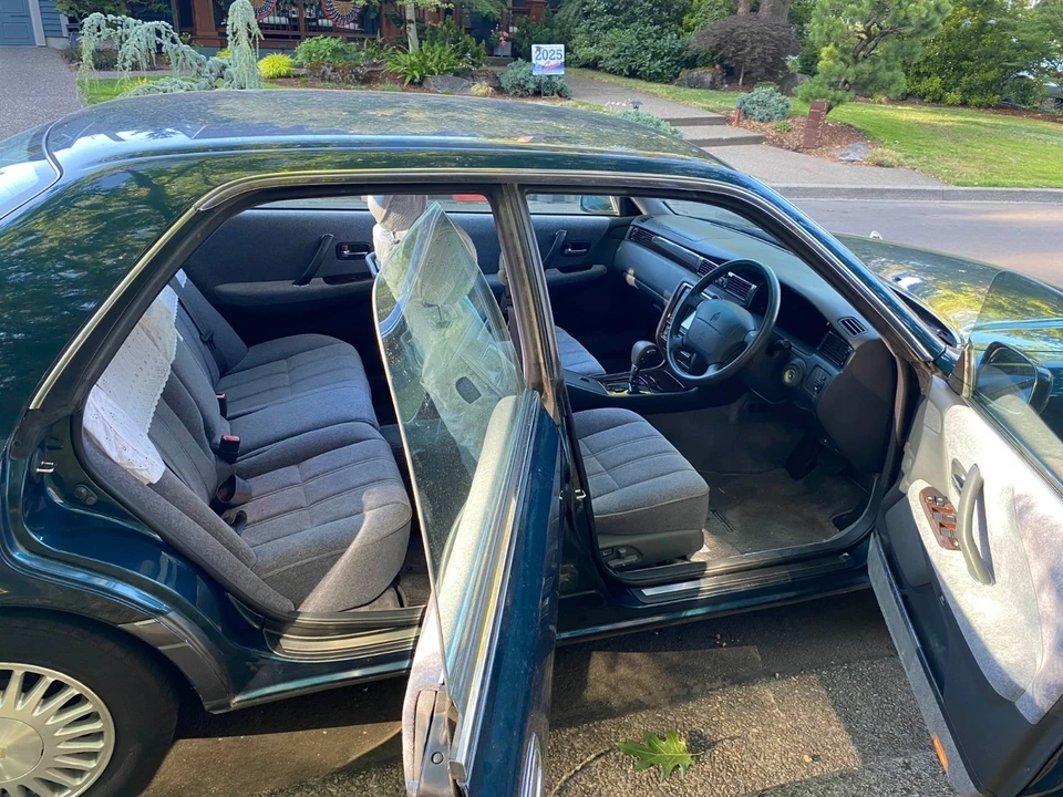 1996 Toyota Crown 10th Gen - Image 7 of 12