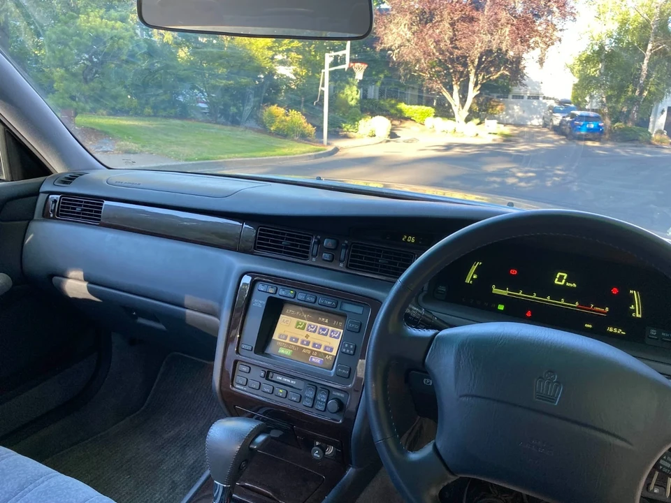 1996 Toyota Crown 10th Gen - Image 10 of 12