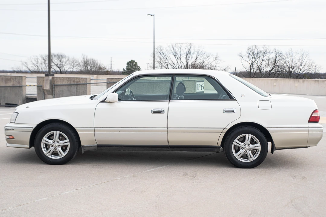 1996 Toyota Crown 10th Gen - Image 3 of 31