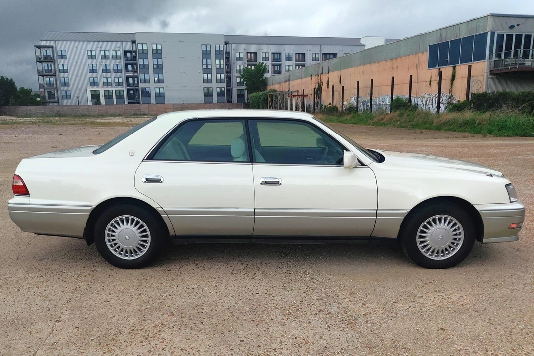 1996 Toyota Crown 10th Gen - Image 3 of 31