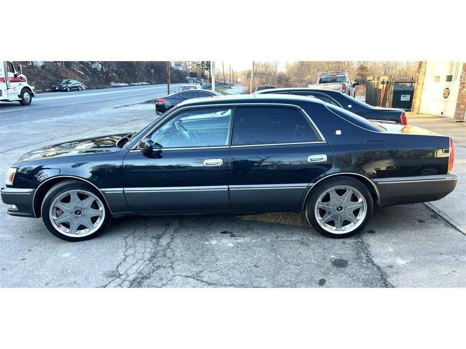 1996 Toyota Crown 10th Gen - Image 3 of 31