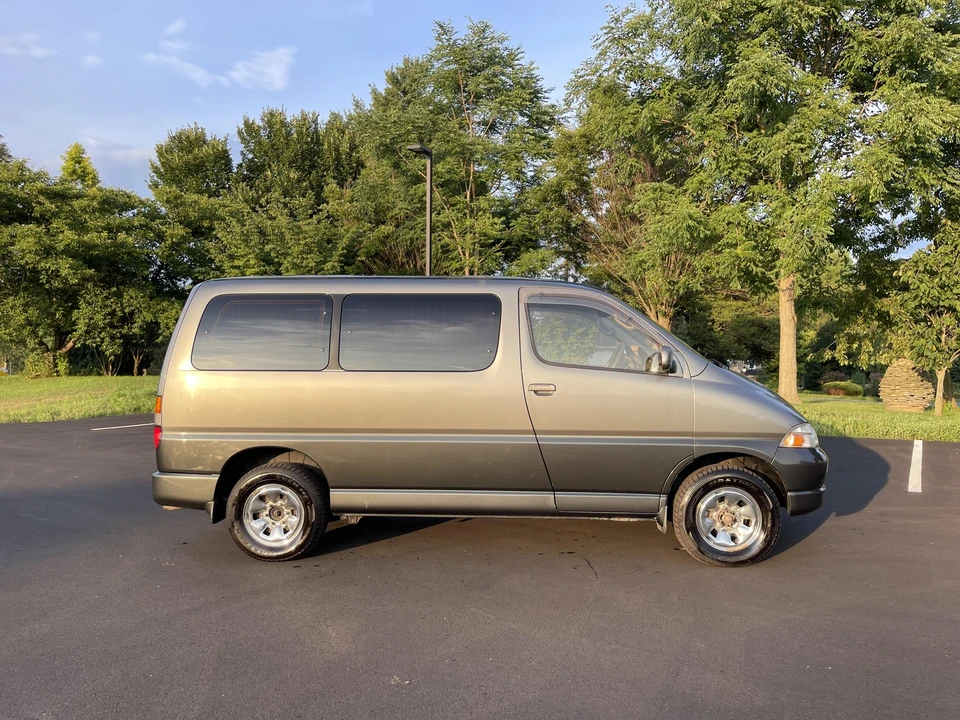1996 Toyota Granvia 4th Gen - Image 10 of 31