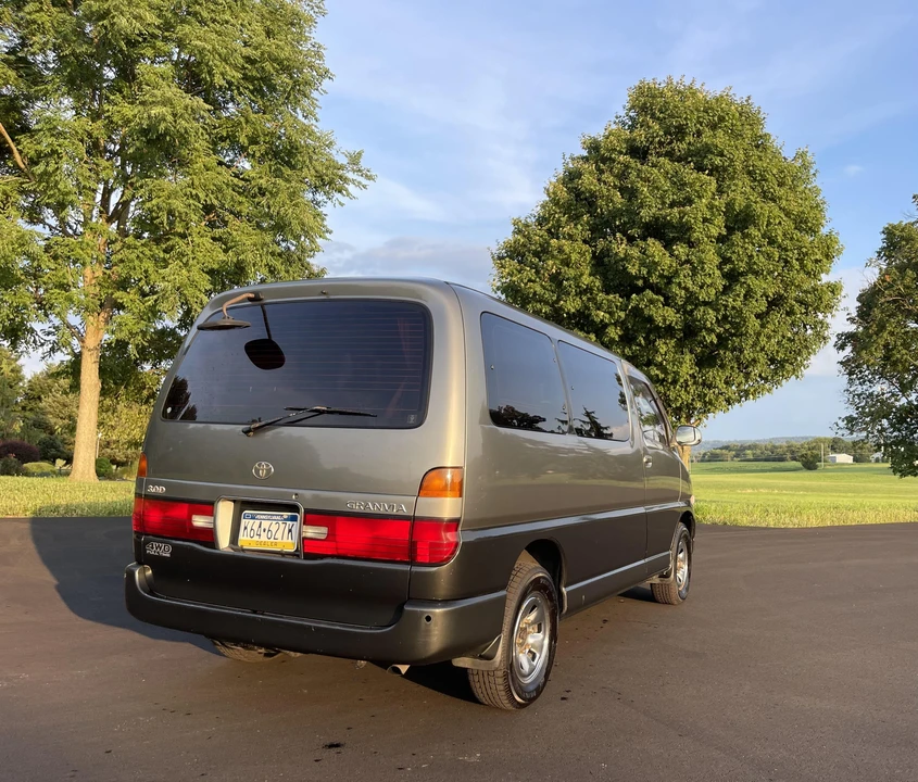 1996 Toyota Granvia 4th Gen - Image 9 of 31
