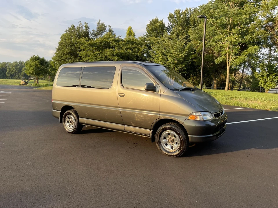 1996 Toyota Granvia 4th Gen - Image 11 of 31