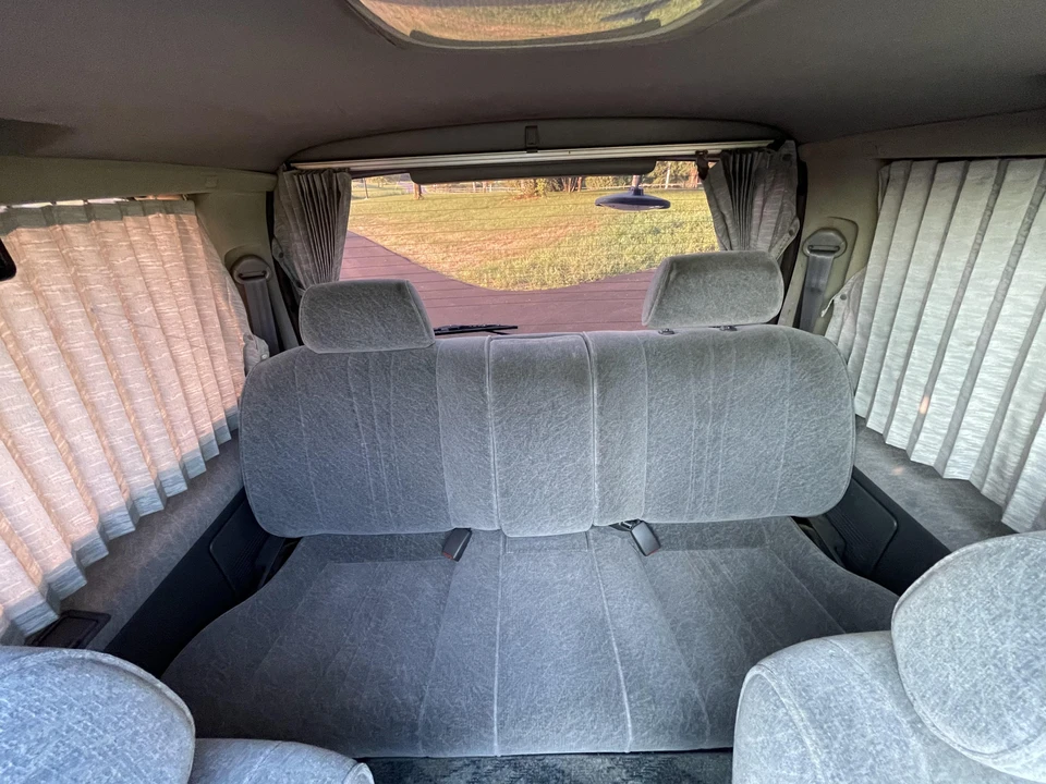 1996 Toyota Granvia 4th Gen - Image 29 of 31