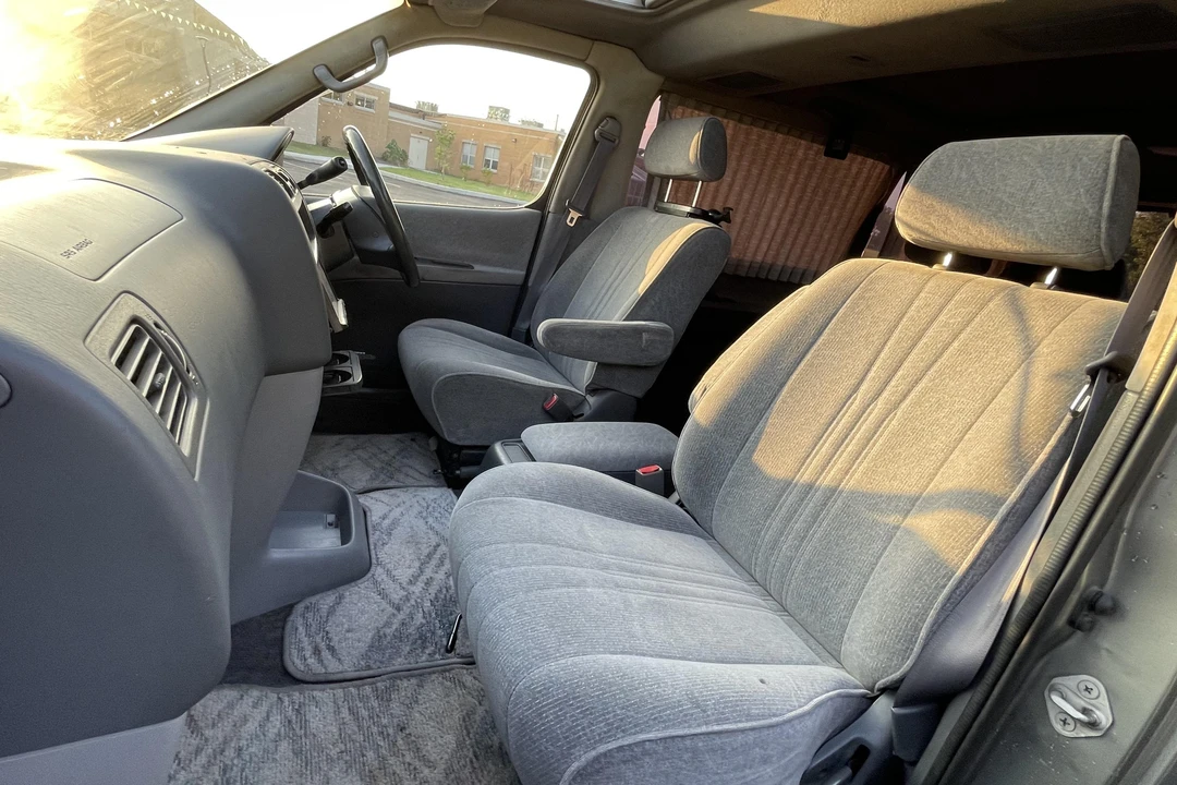 1996 Toyota Granvia 4th Gen - Image 25 of 31