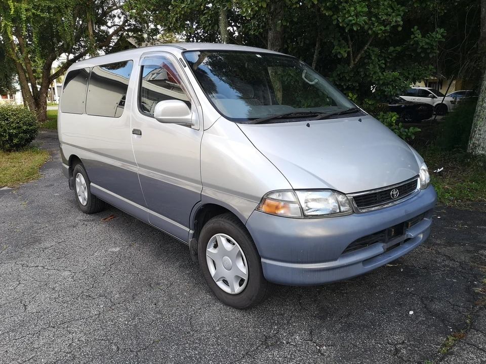 1996 Toyota Granvia 4th Gen - Image 15 of 31