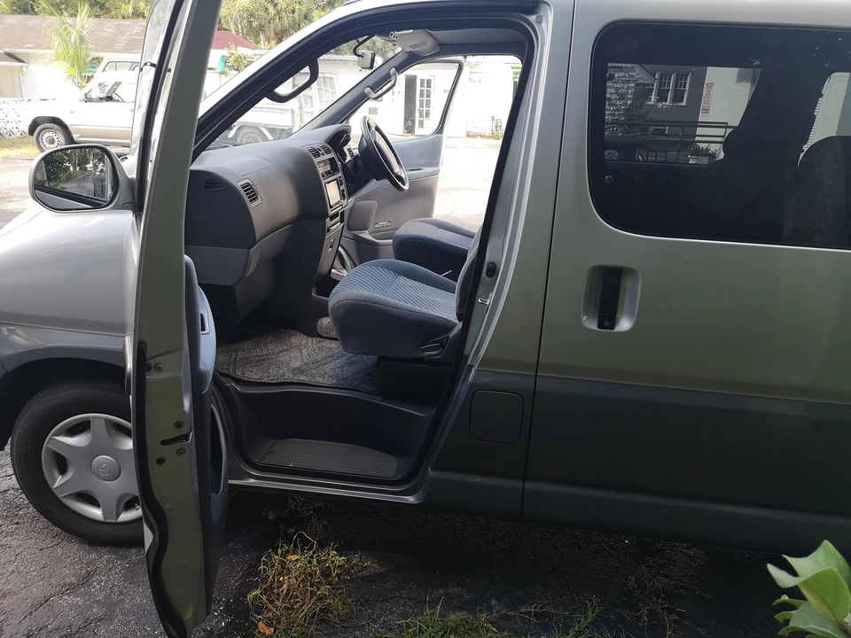1996 Toyota Granvia 4th Gen - Image 18 of 31