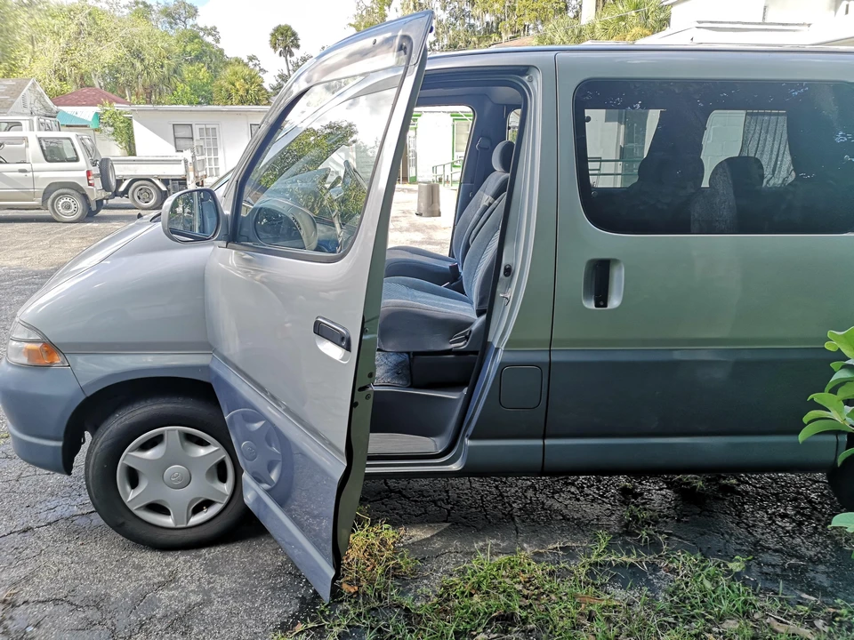 1996 Toyota Granvia 4th Gen - Image 17 of 31