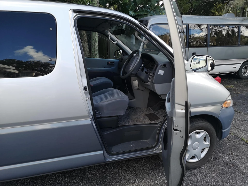 1996 Toyota Granvia 4th Gen - Image 19 of 31