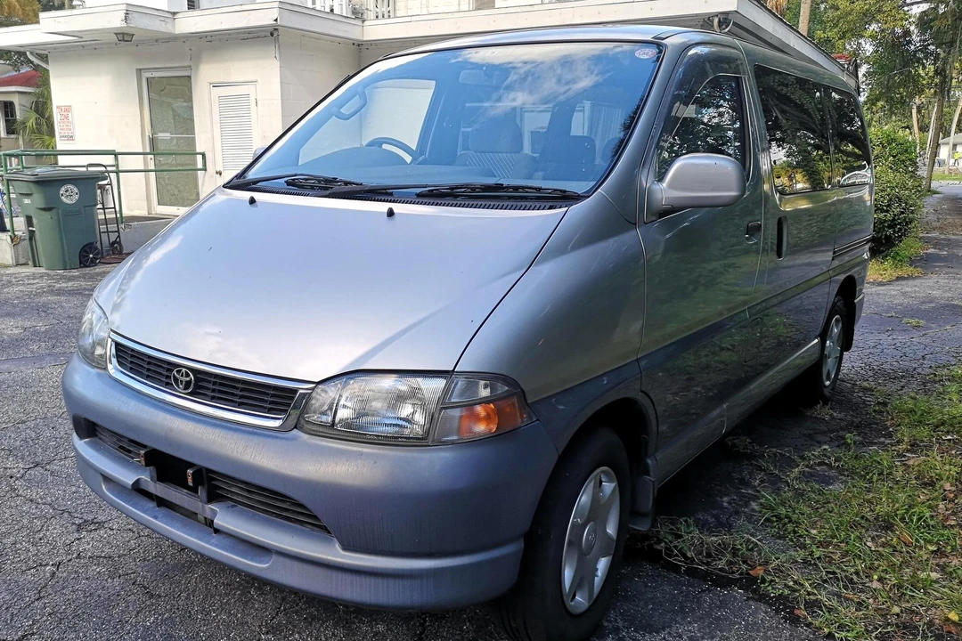 1996 Toyota Granvia 4th Gen - Image 3 of 31