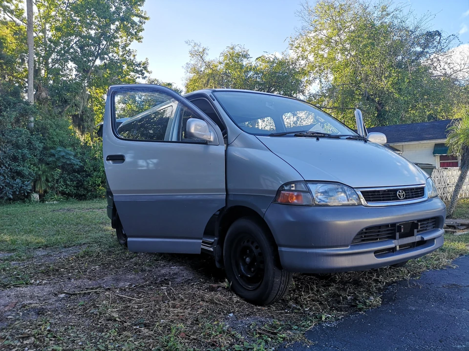 1996 Toyota Granvia 4th Gen - Image 16 of 31