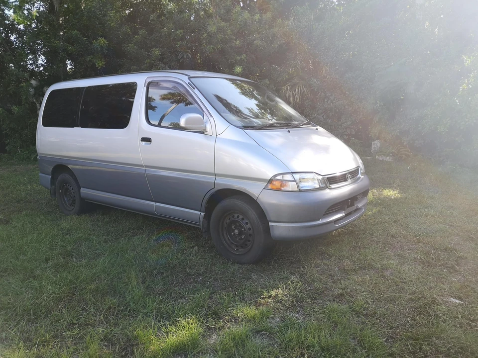 1996 Toyota Granvia 4th Gen - Image 13 of 31