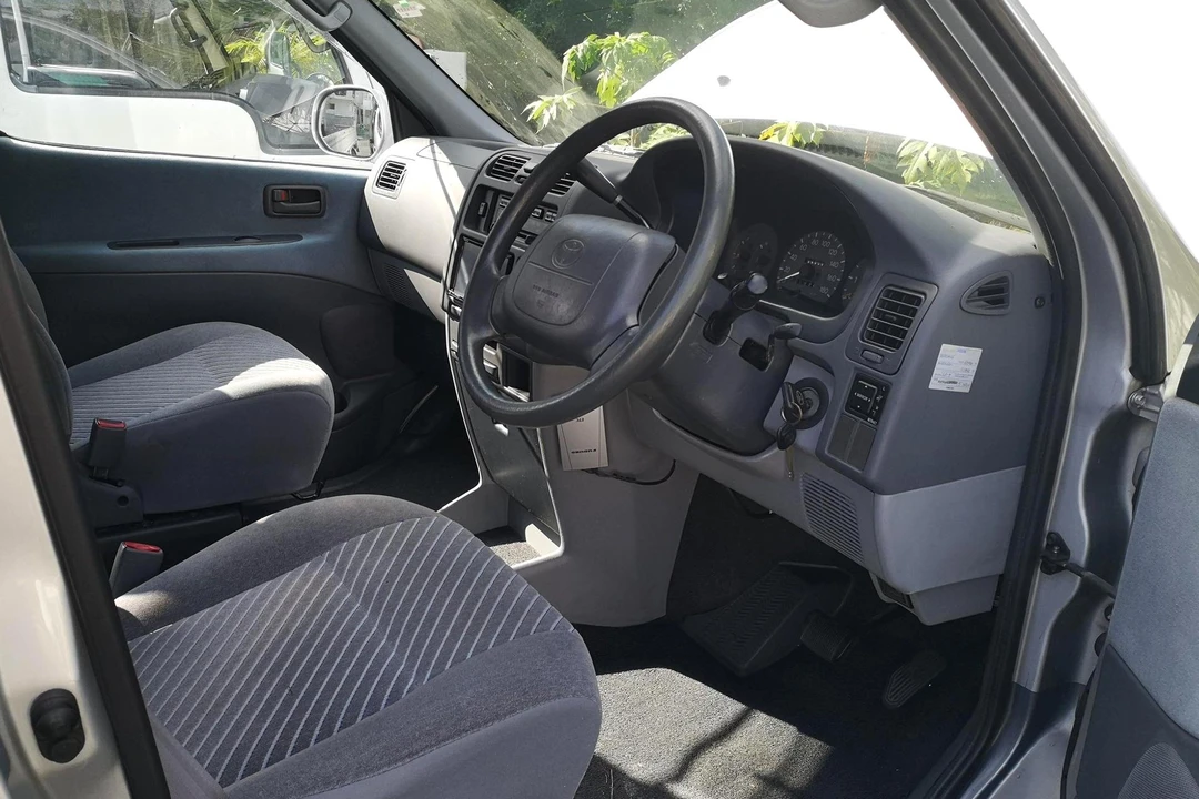 1996 Toyota Granvia 4th Gen - Image 20 of 31