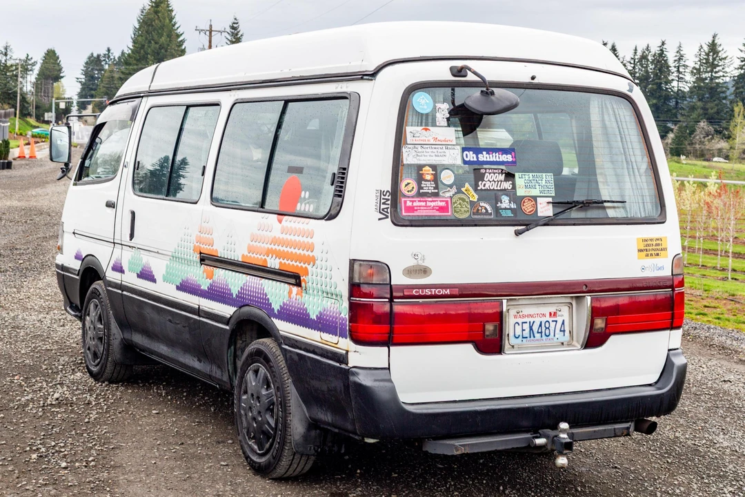 1996 Toyota HiAce 4th Gen - Image 4 of 31