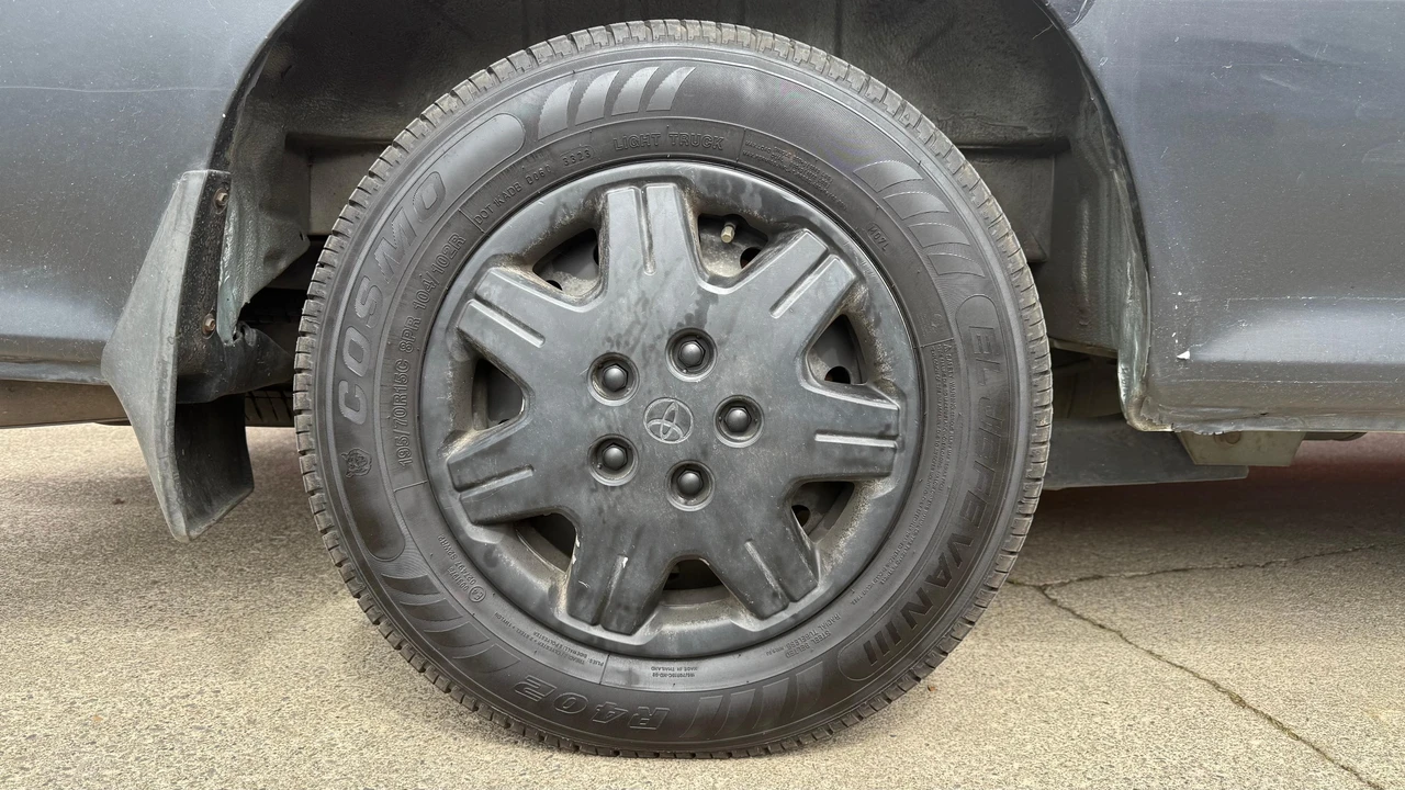 1996 Toyota HiAce 4th Gen - Image 31 of 31