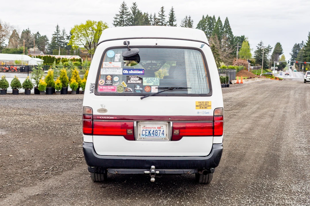 1996 Toyota HiAce 4th Gen - Image 9 of 31