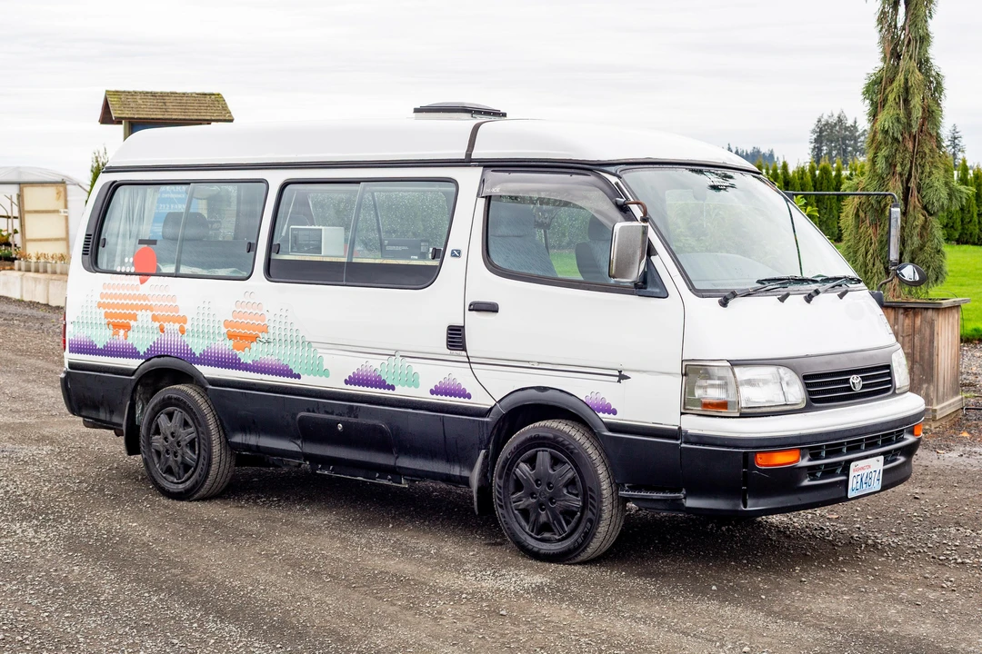 1996 Toyota HiAce 4th Gen - Image 11 of 31