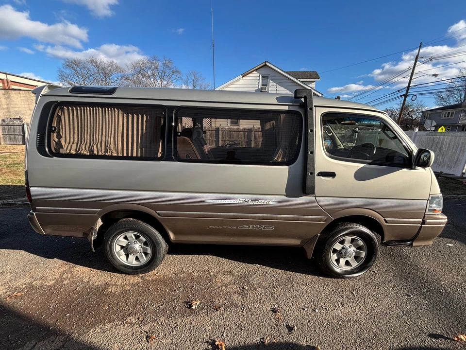 1996 Toyota HiAce 4th Gen - Image 16 of 31