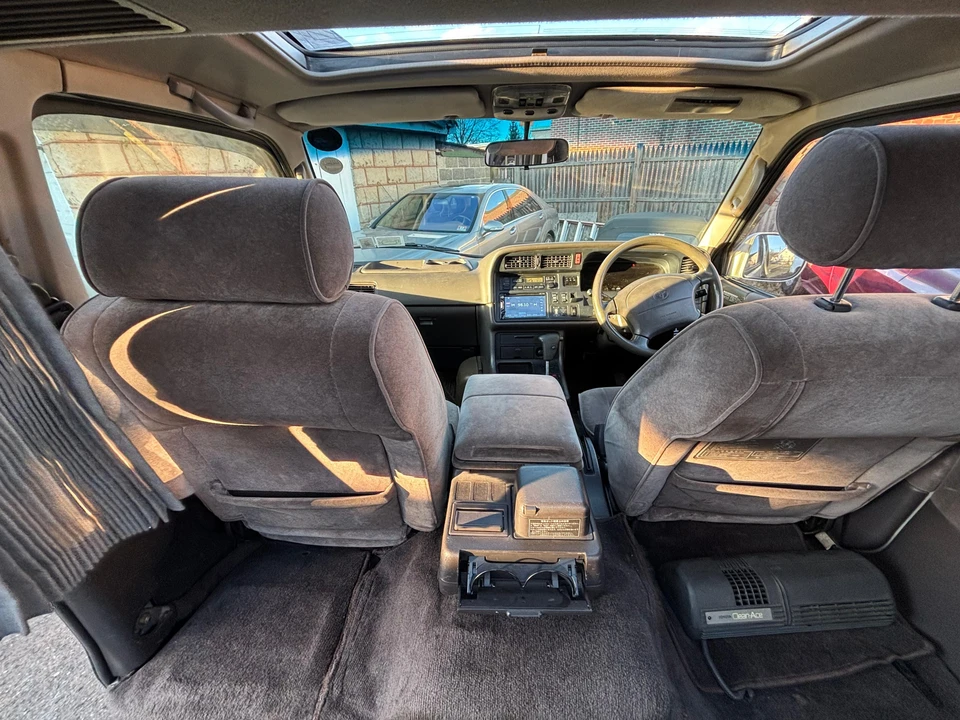 1996 Toyota HiAce 4th Gen - Image 31 of 31