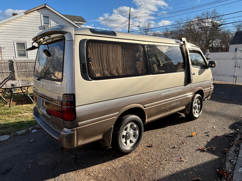 1996 Toyota HiAce 4th Gen - Image 15 of 31