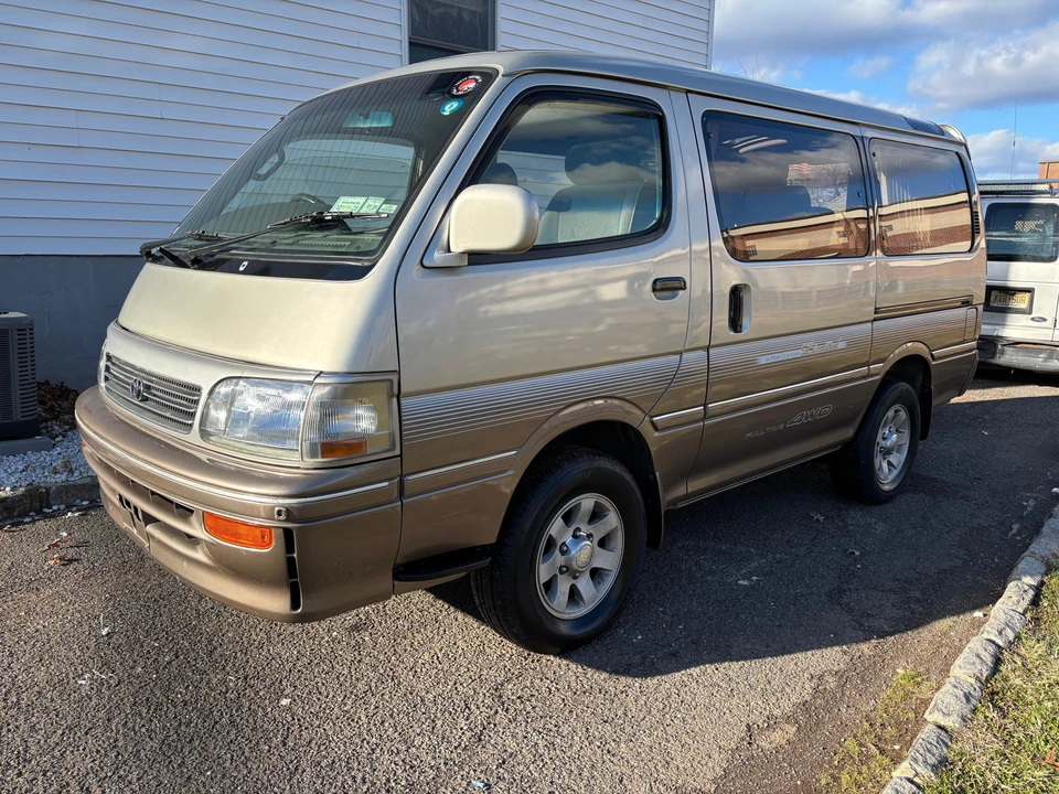 1996 Toyota HiAce 4th Gen - Image 13 of 31