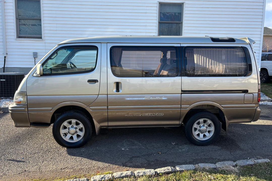 1996 Toyota HiAce 4th Gen - Image 3 of 31