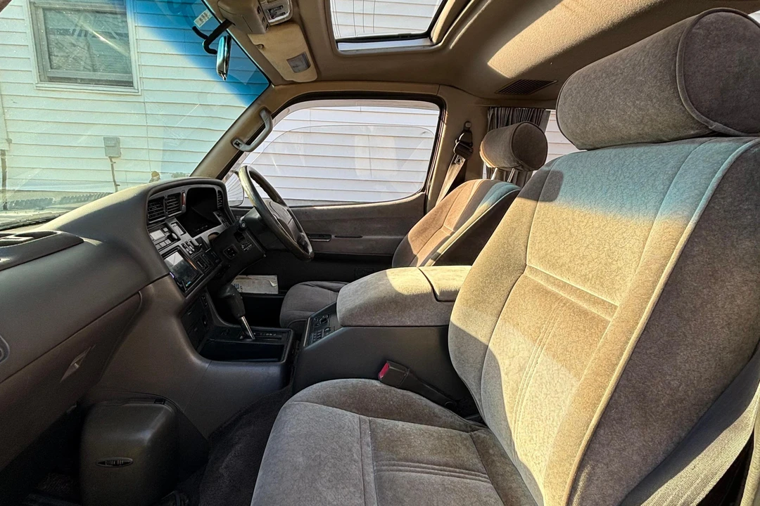 1996 Toyota HiAce 4th Gen - Image 25 of 31