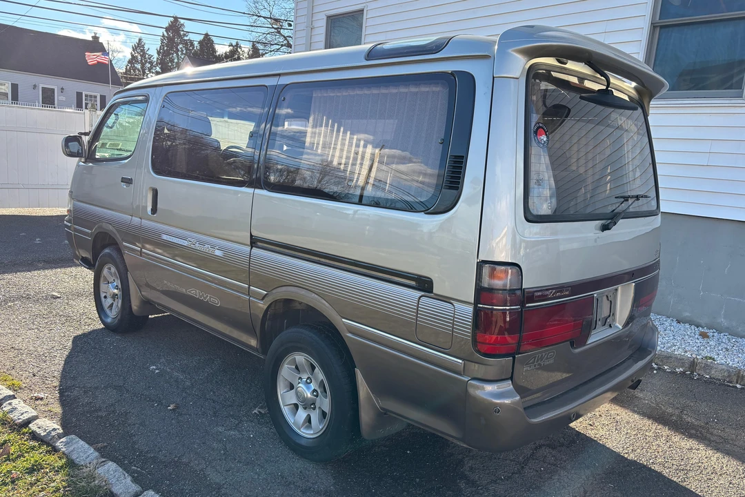 1996 Toyota HiAce 4th Gen - Image 4 of 31