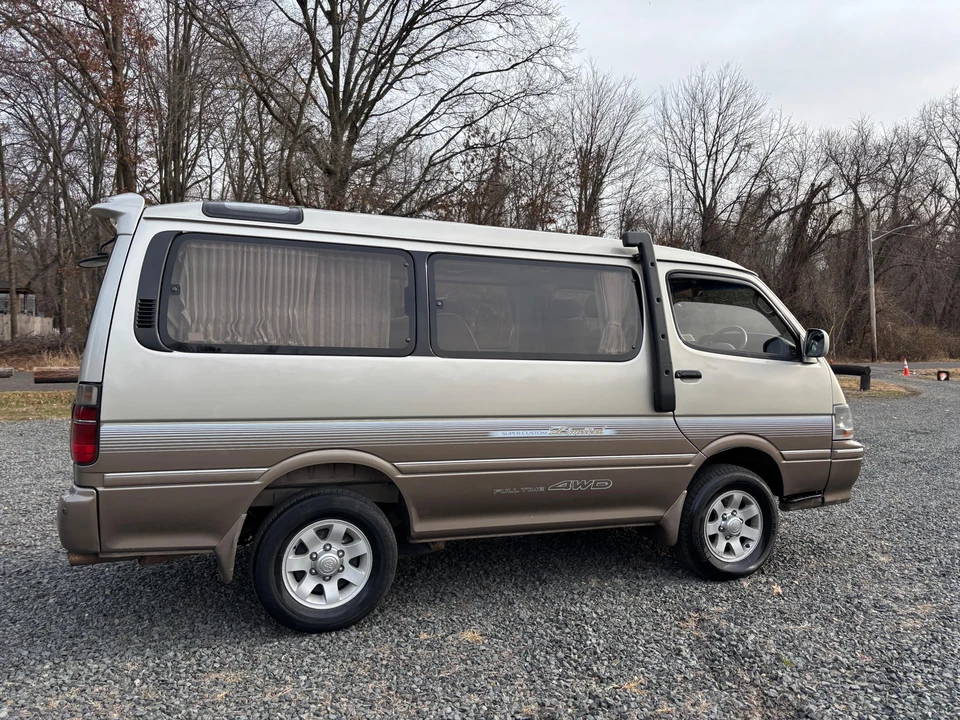 1996 Toyota HiAce 4th Gen - Image 9 of 31
