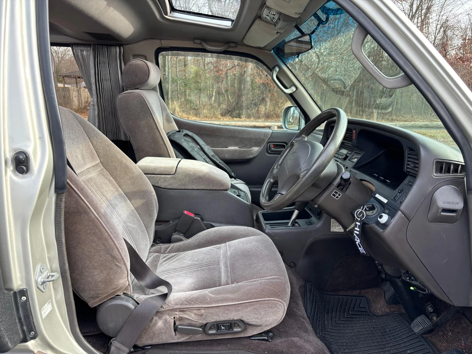 1996 Toyota HiAce 4th Gen - Image 28 of 31