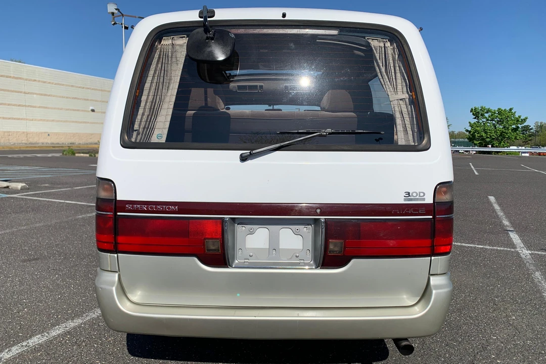 1996 Toyota HiAce 4th Gen - Image 5 of 31
